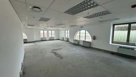 WhatsApp Image 2024-12-13 at 08.46.47 (2) Large.